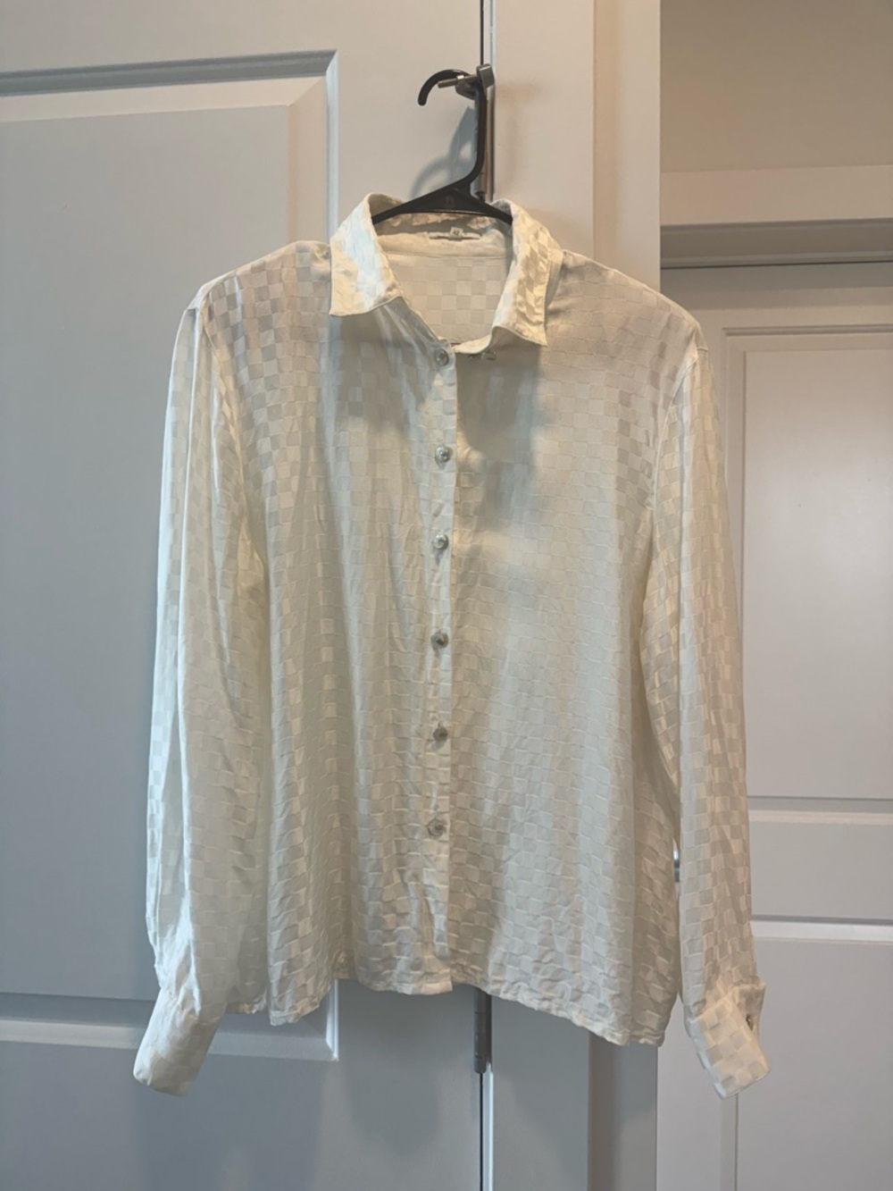 Escada Cream Button-Down Long Sleeve Shirt